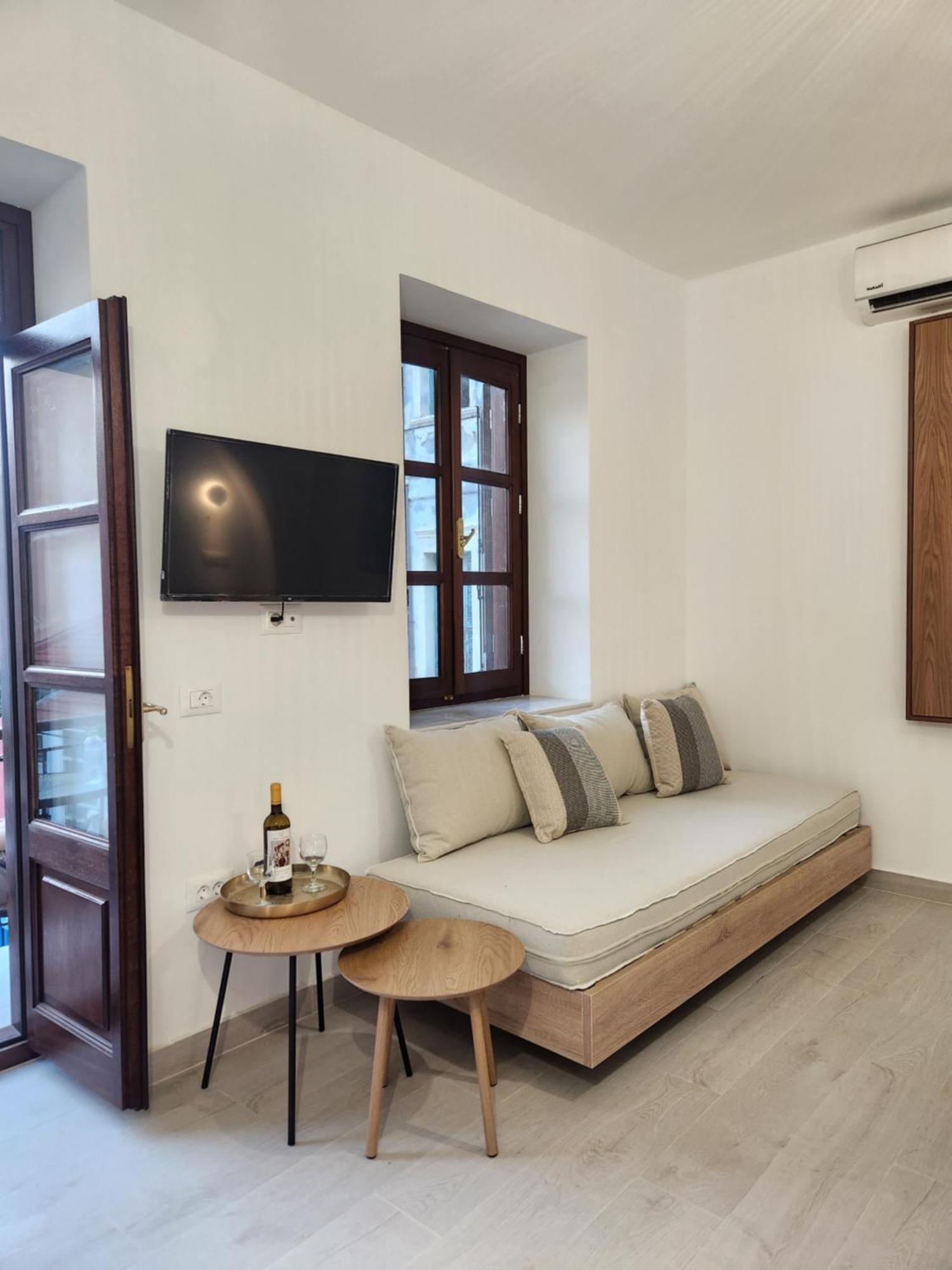 Traditional Apartments Alexandra Megisti Exterior photo