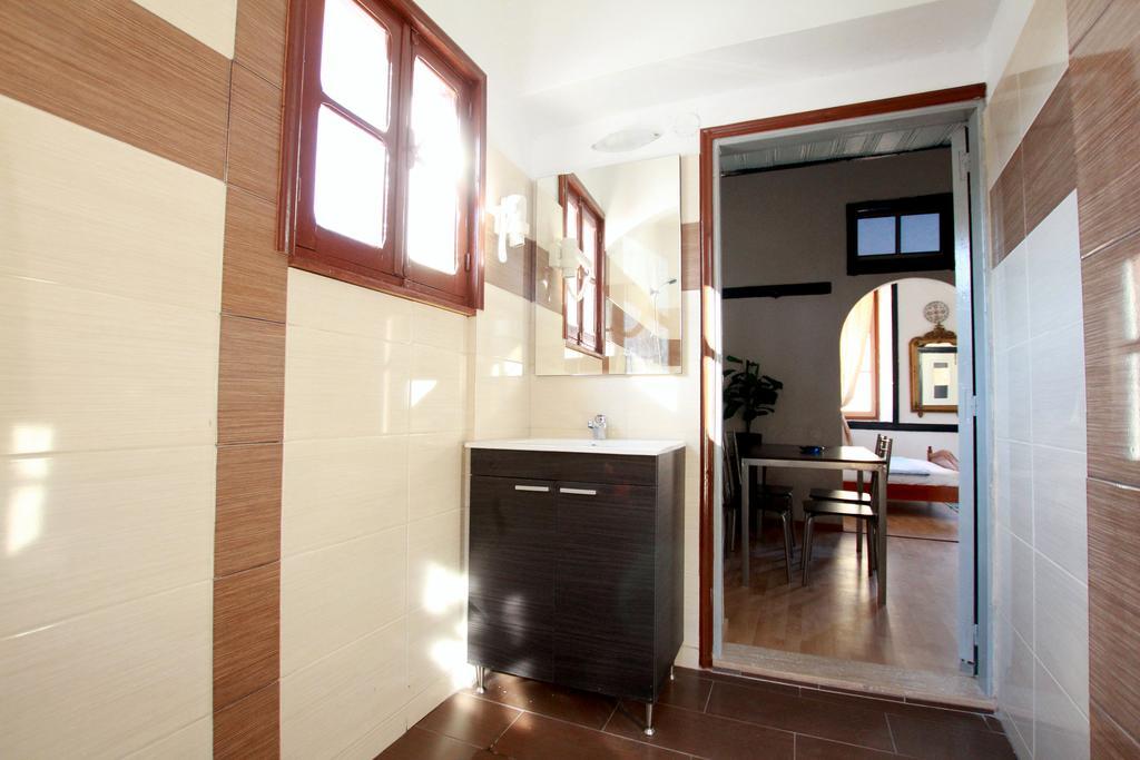 Traditional Apartments Alexandra Megisti Room photo