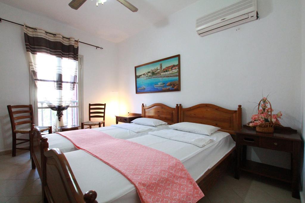 Traditional Apartments Alexandra Megisti Room photo