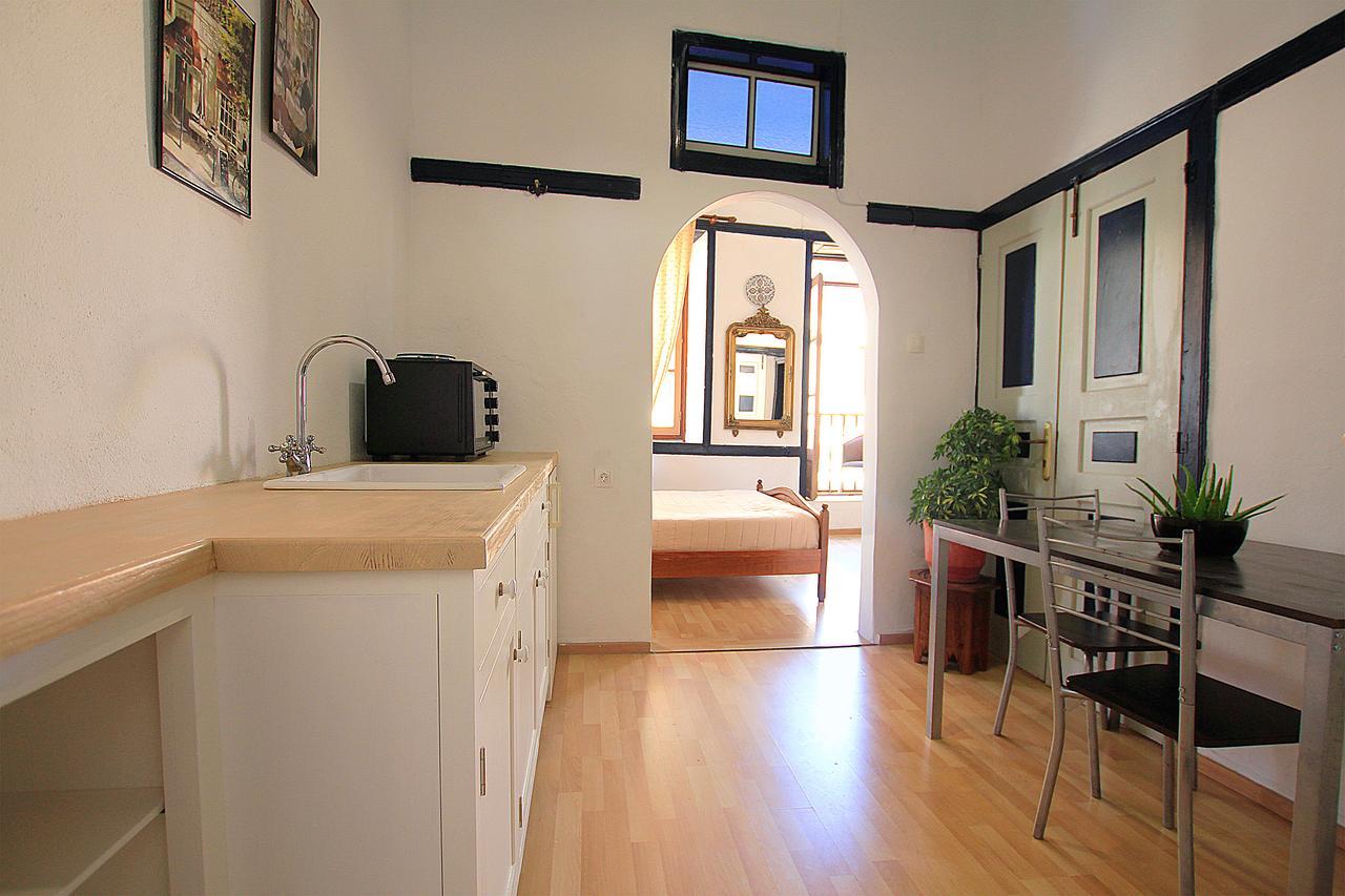 Traditional Apartments Alexandra Megisti Exterior photo