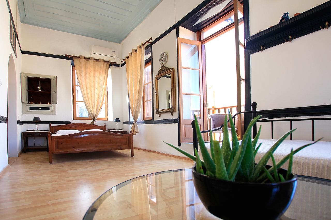 Traditional Apartments Alexandra Megisti Exterior photo